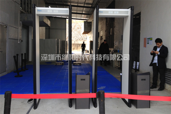 深圳市大疆無(wú)人機(jī)采用維和時(shí)代供應(yīng)的METOR6S進(jìn)口安檢門[圖文]